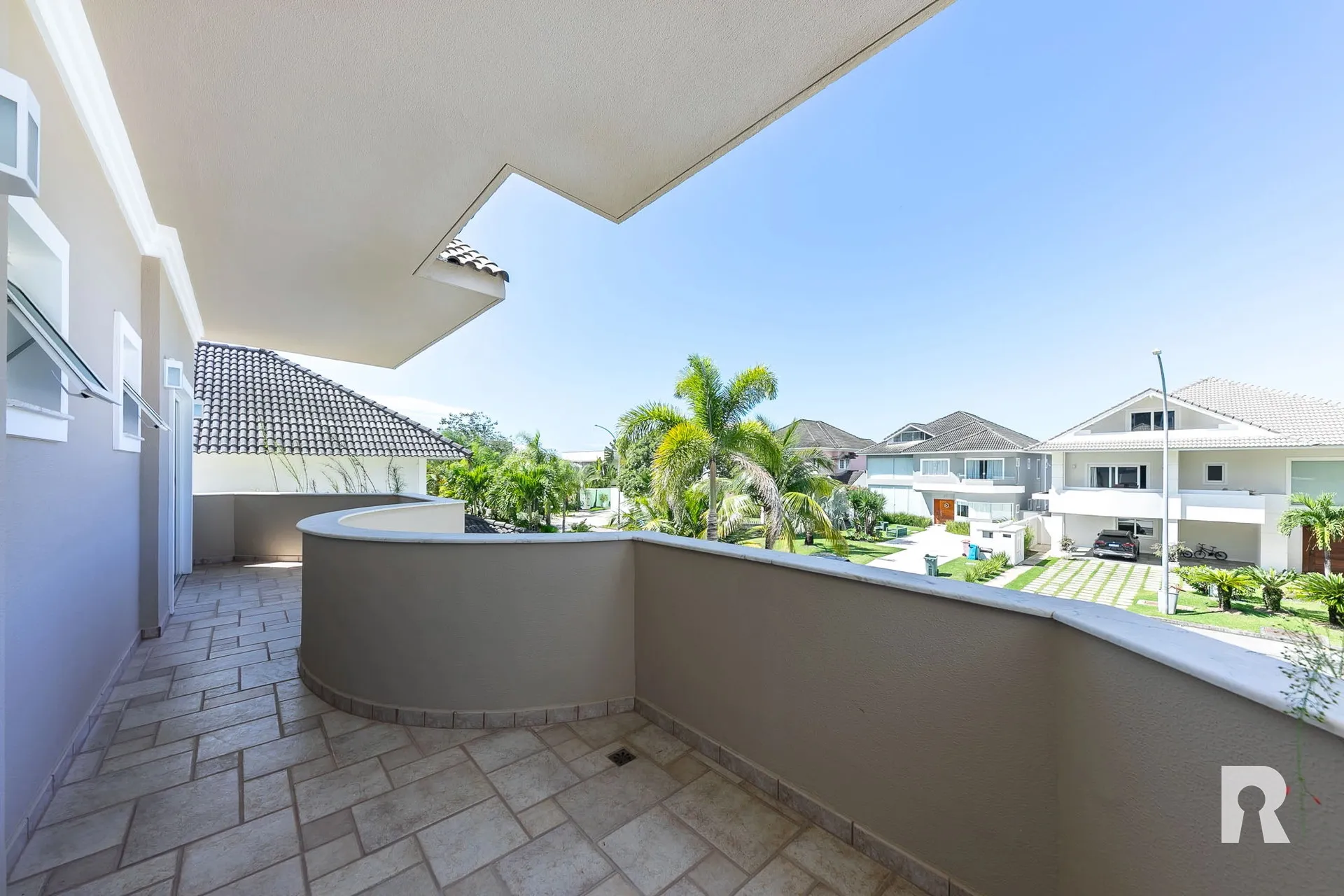 Furnished house with 4 bedrooms and a gas kitchen — photo 22
