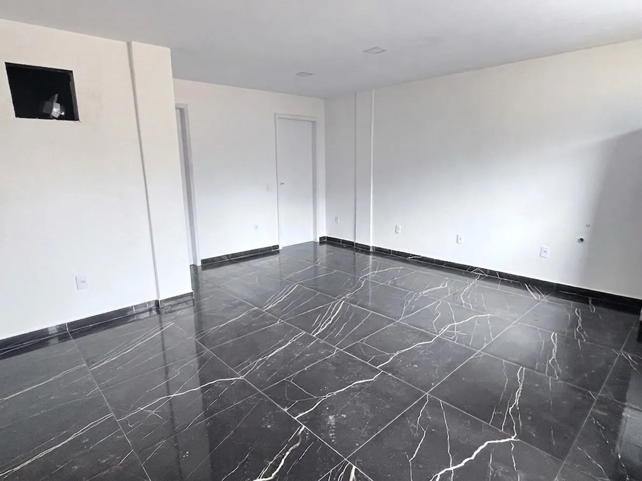Casa com 2 quartos e 1 banheiro, com 2 vagas de garagem — photo 3