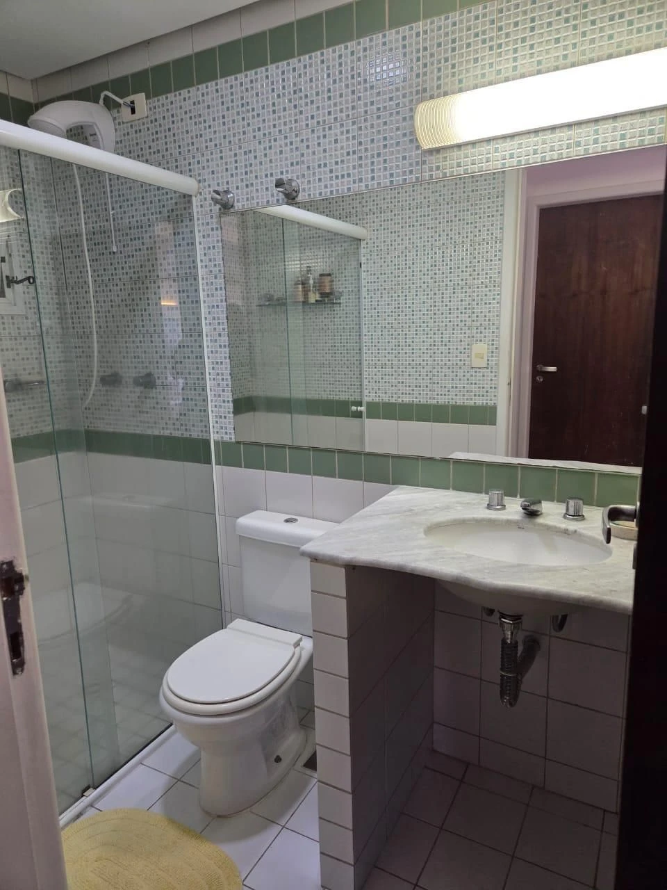 One-bedroom apartment with a washing machine — photo 8