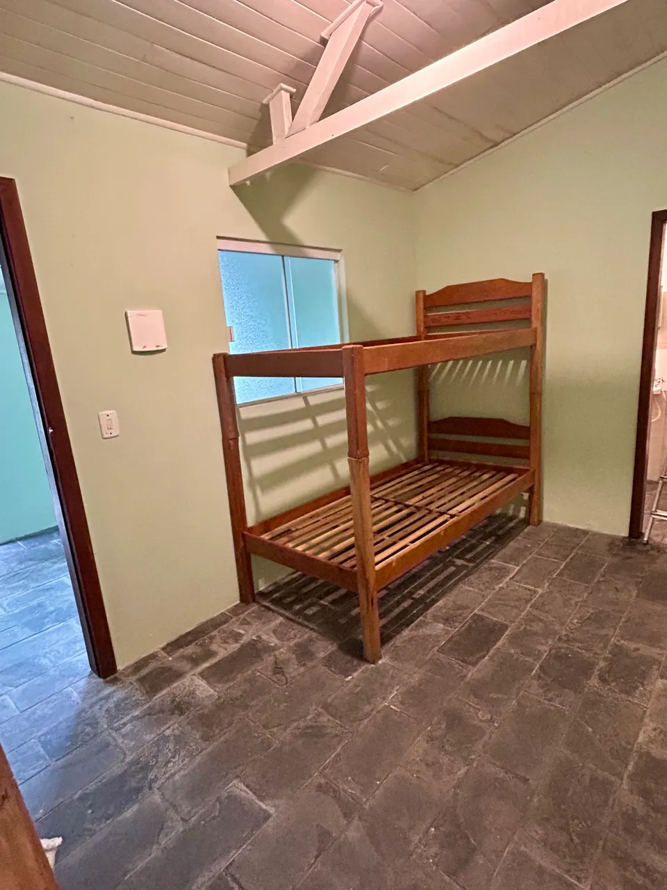Unfurnished studio with 1 bedroom and balcony