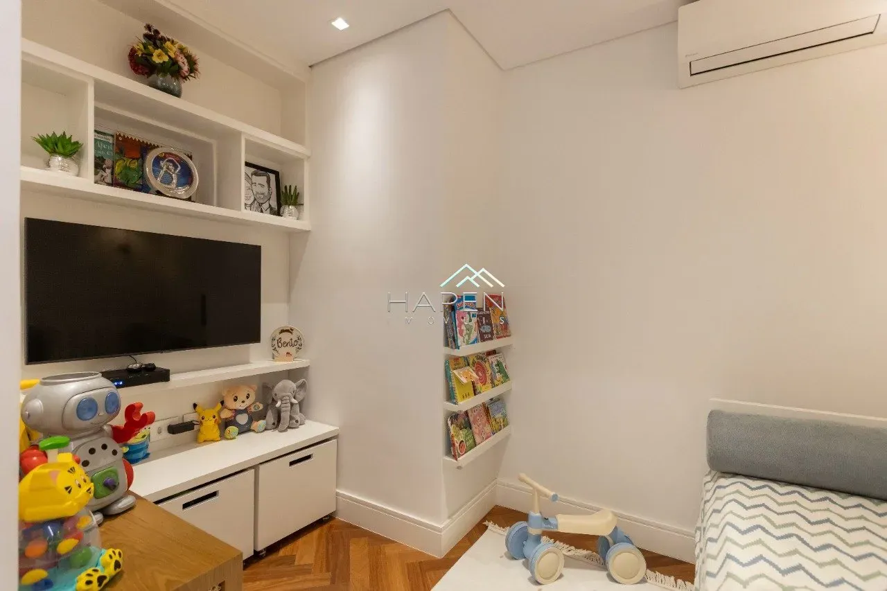 Квартира 215 м² с 3 спальнями-сюитами и 5 ванными — photo 23