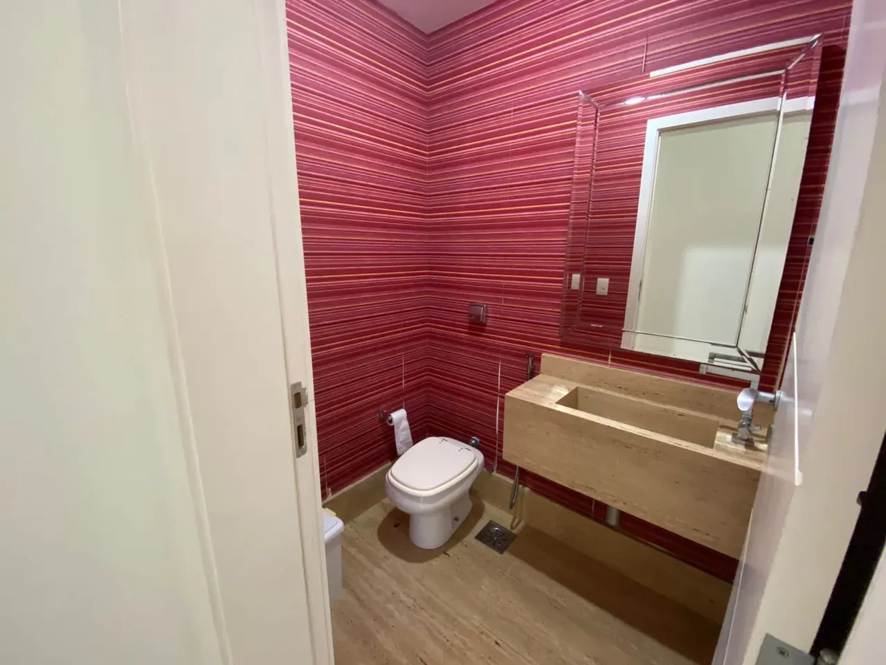 Furnished 5-bedroom house with 3 bathrooms and open-plan kitchen — photo 25