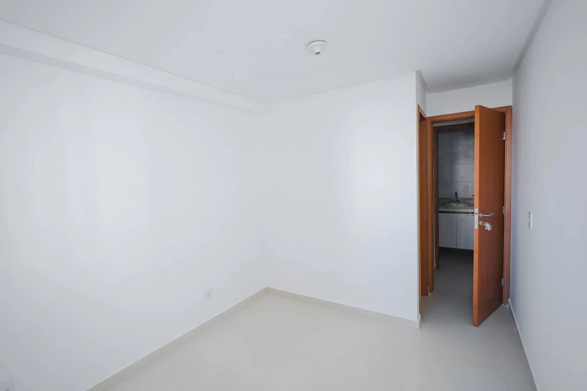 3-bedroom apartment in a building with a pool — photo 6