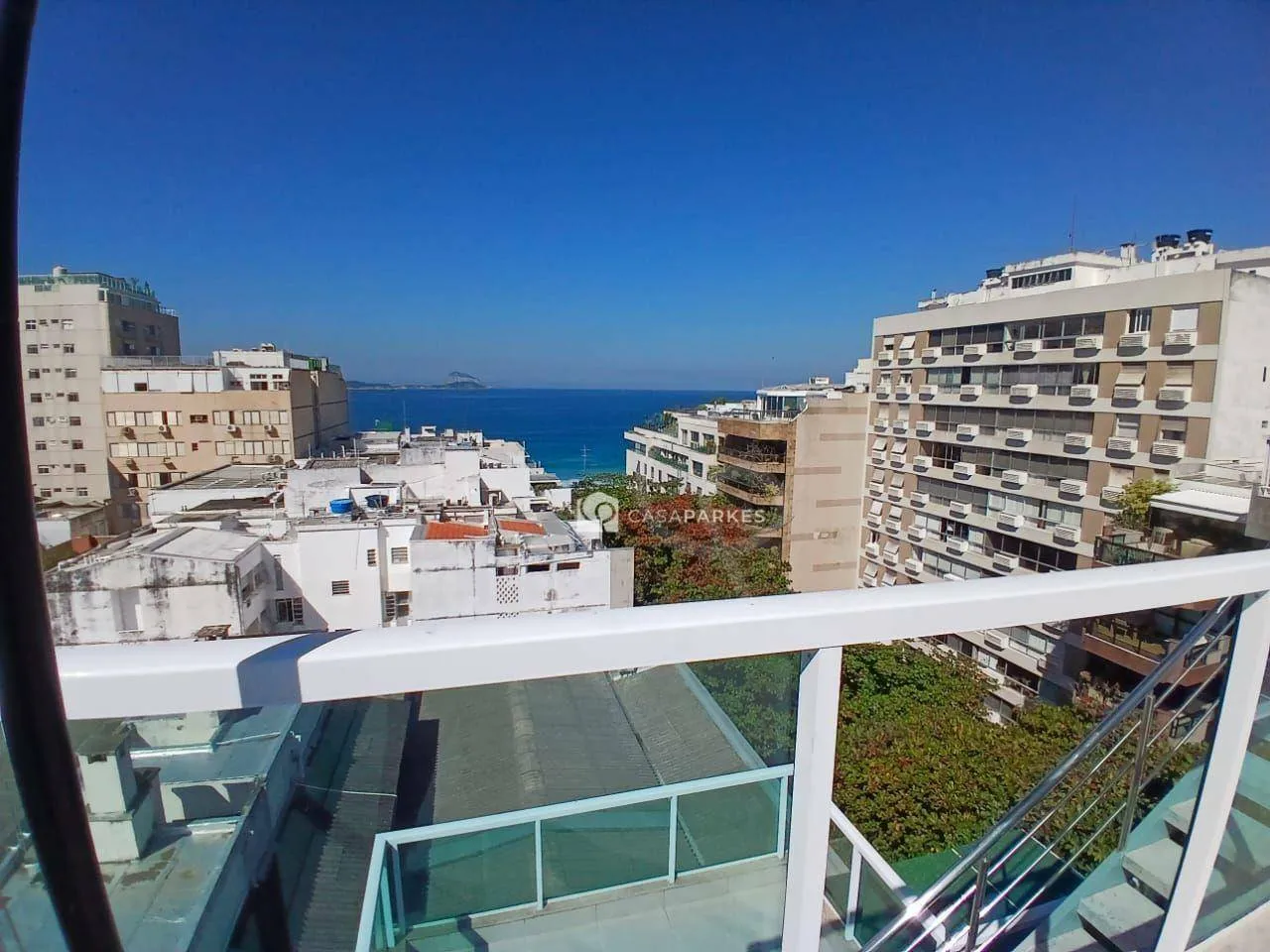 Penthouse with 3 bedrooms and 4 bathrooms — photo 42