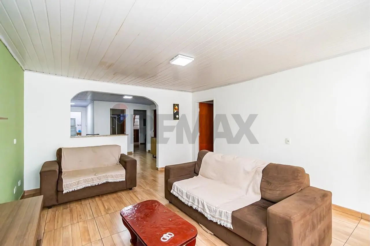 House with 5 bedrooms and 5 bathrooms, separate kitchen — photo 9