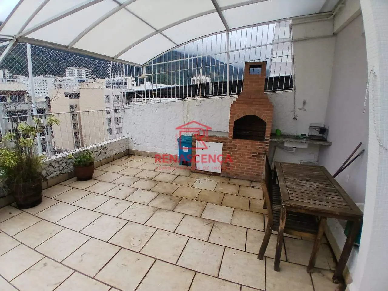 Mountain view in a 3-bedroom apartment, 208 m² — photo 12