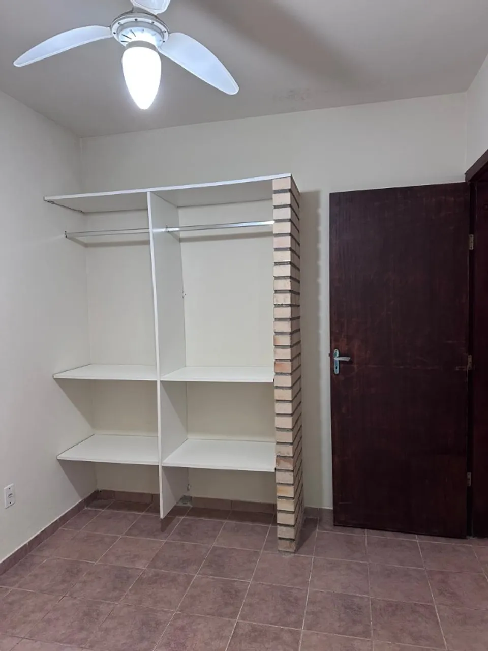 Apartamento sem mobília com 1 quarto e 1 banheiro — photo 2