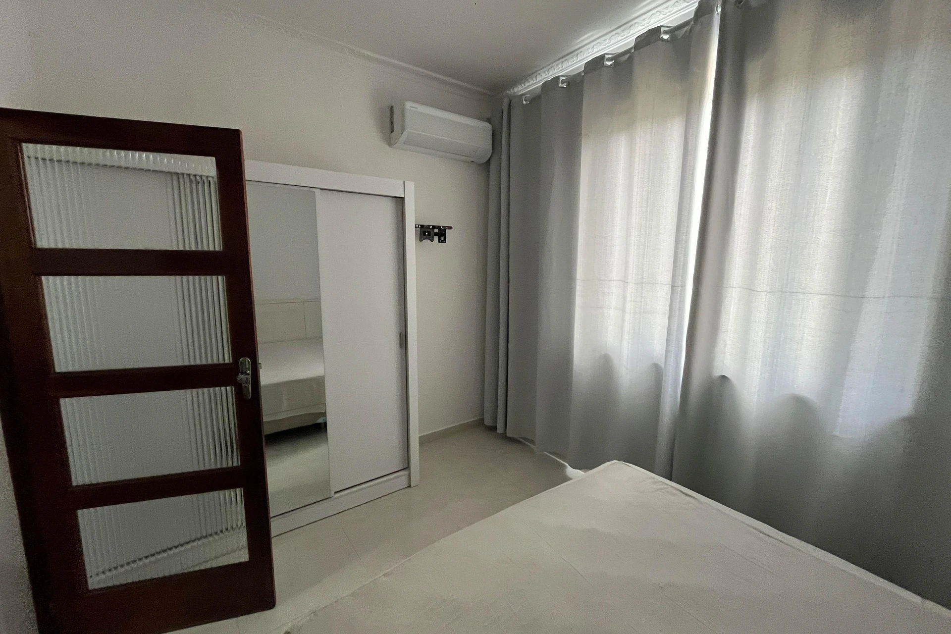 Furnished 1-bedroom apartment with no parking — photo 7