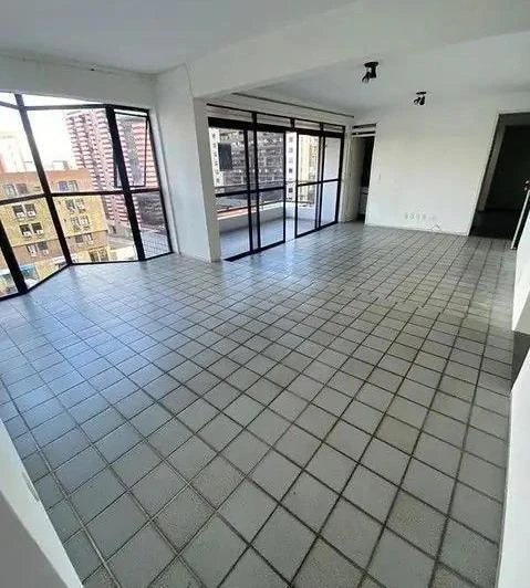 156 m² apartment with 3 bedrooms and 3 bathrooms — photo 6