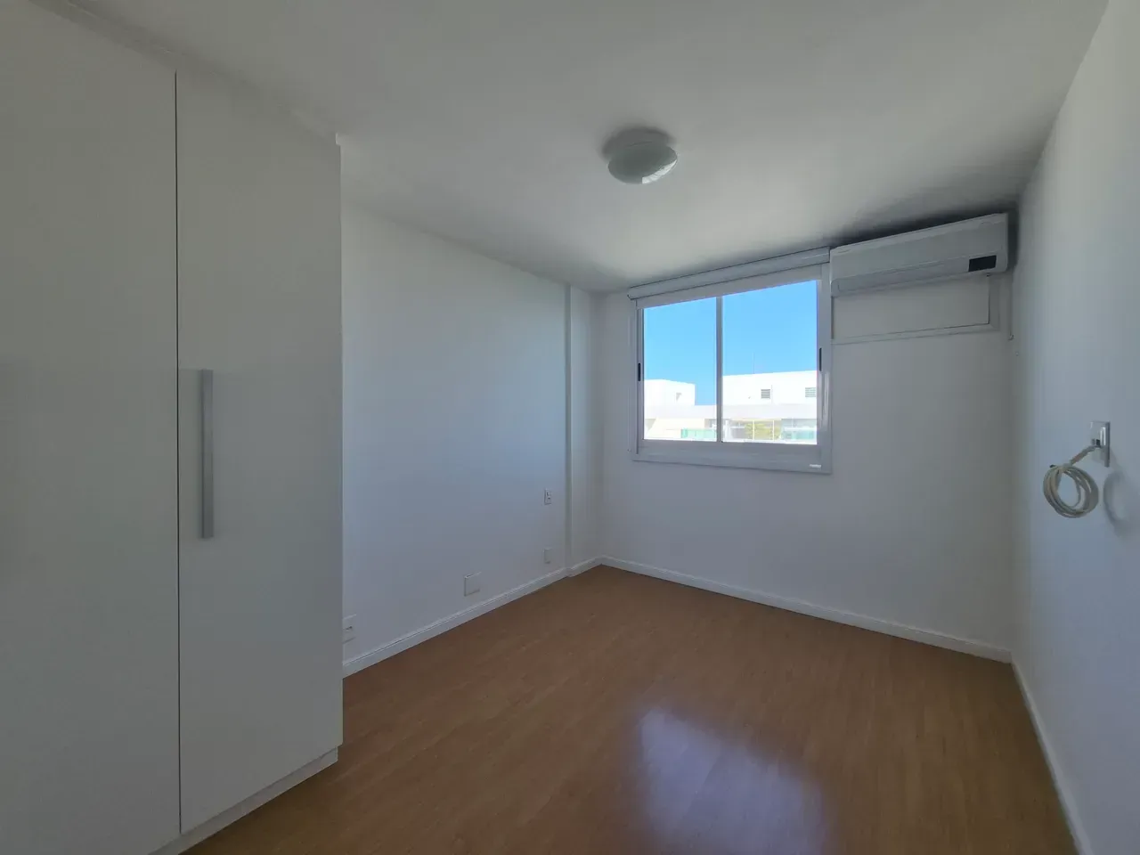 Duplex with 225 m², 3 bedrooms, and open-plan kitchen — photo 21