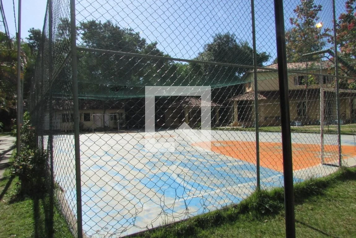 Unfurnished 2-bedroom apartment with 1 parking space