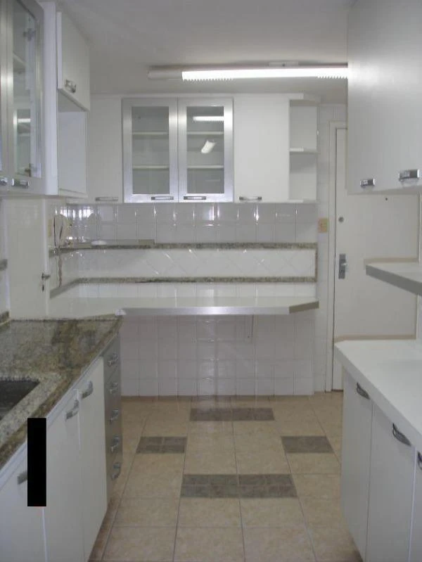 Apartamento sem mobília com 4 quartos e 3 banheiros — photo 36