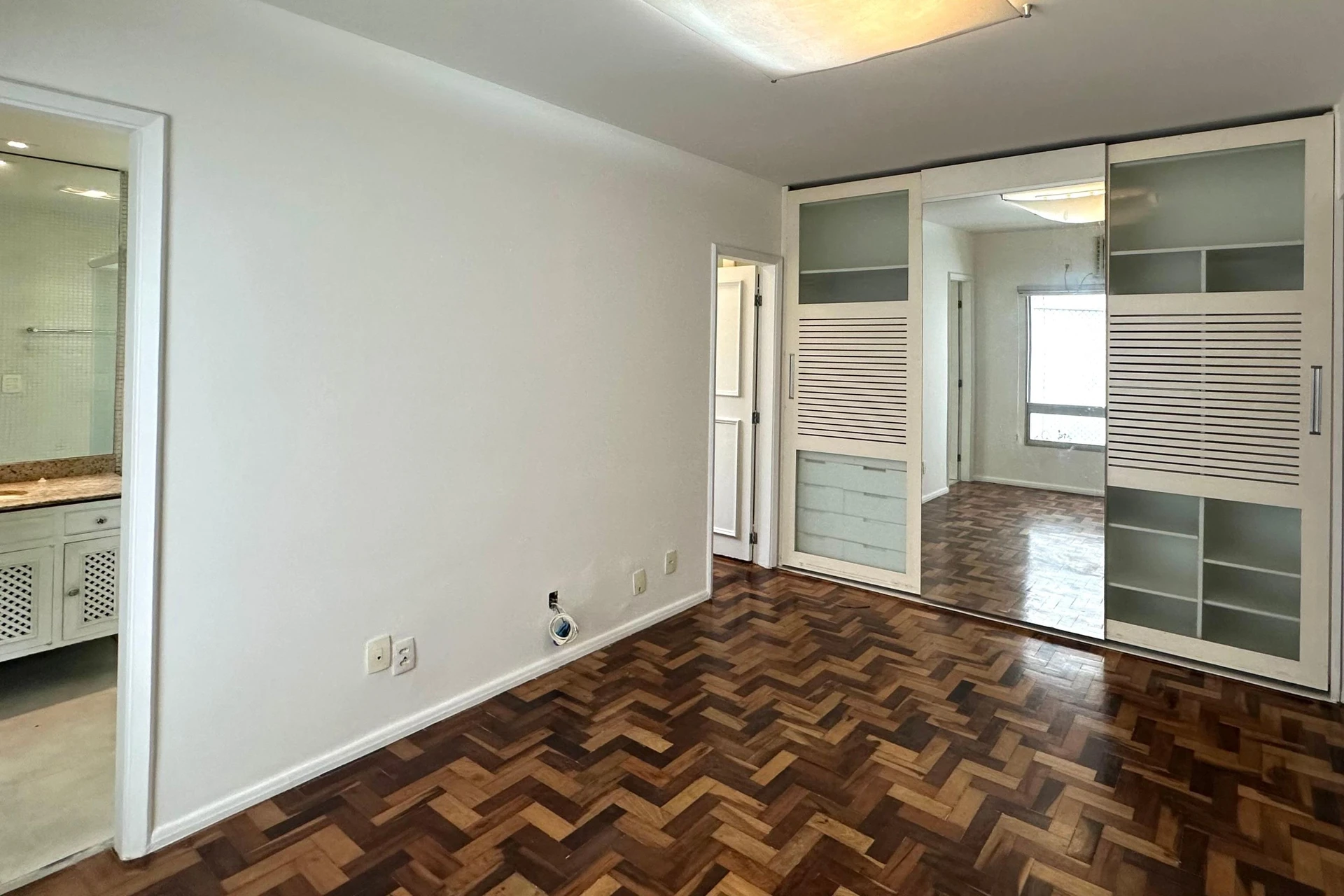 Unfurnished apartment with 2 en-suite bedrooms — photo 9