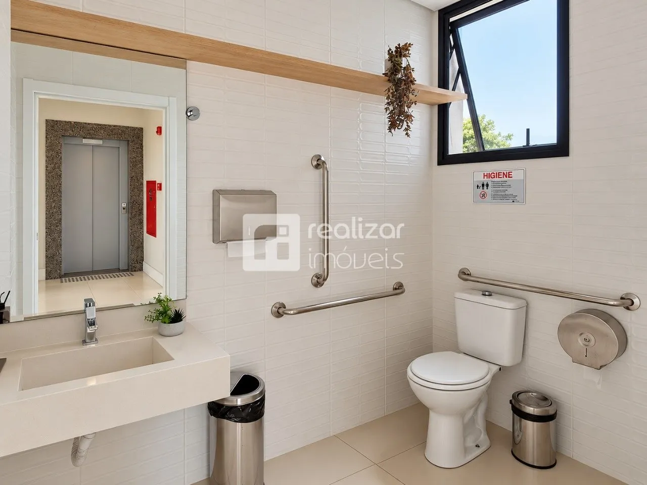 Furnished apartment, 32 m², with a glass-enclosed balcony — photo 10