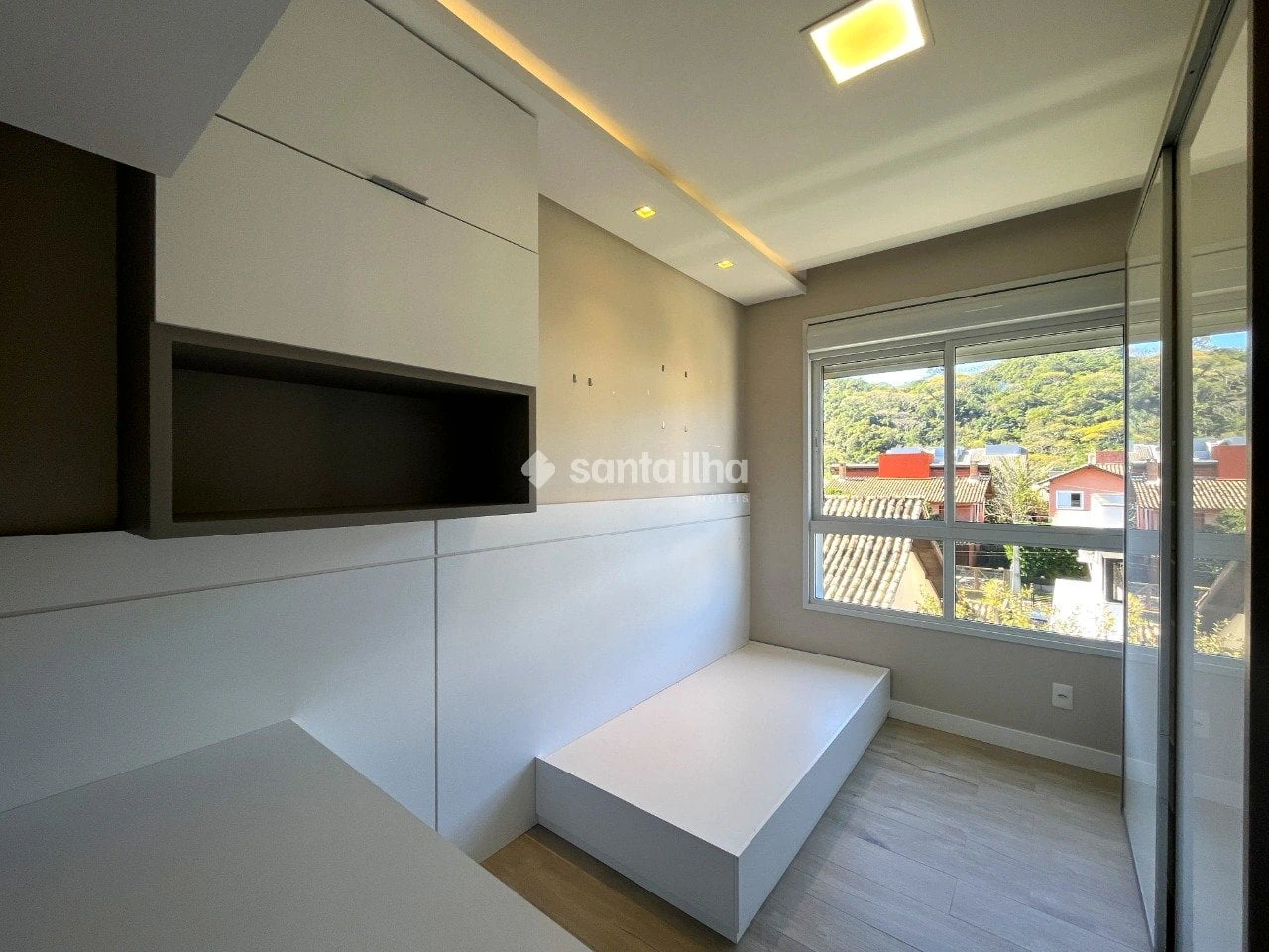Квартира 114 м² с видом на горы и панорамными окнами — photo 21