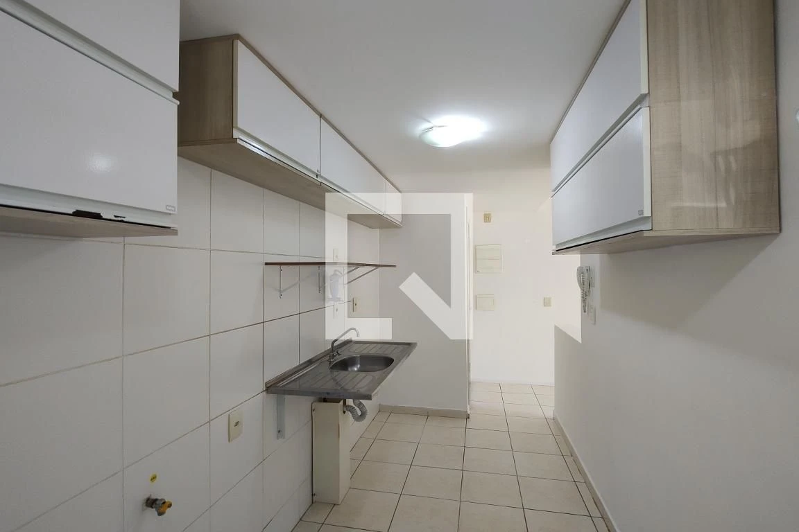 Unfurnished apartment with 3 bedrooms and open kitchen — photo 15