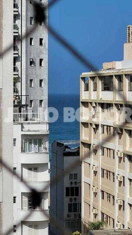 3-bedroom apartment with a suite and a balcony — photo 30