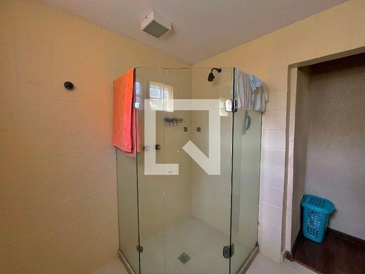 Furnished house, 350 m², with a glass-enclosed balcony — photo 36