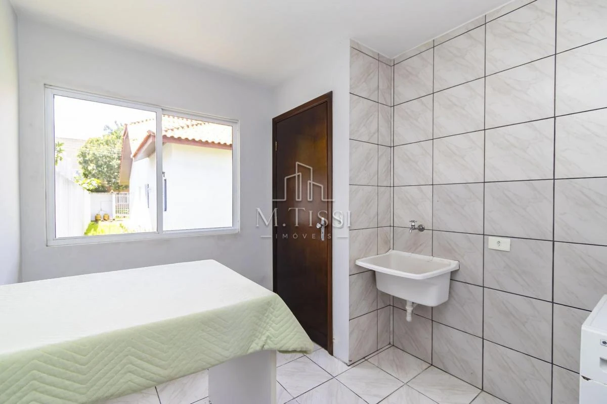 Washing machine in a 3-bedroom house, 200 m² — photo 26