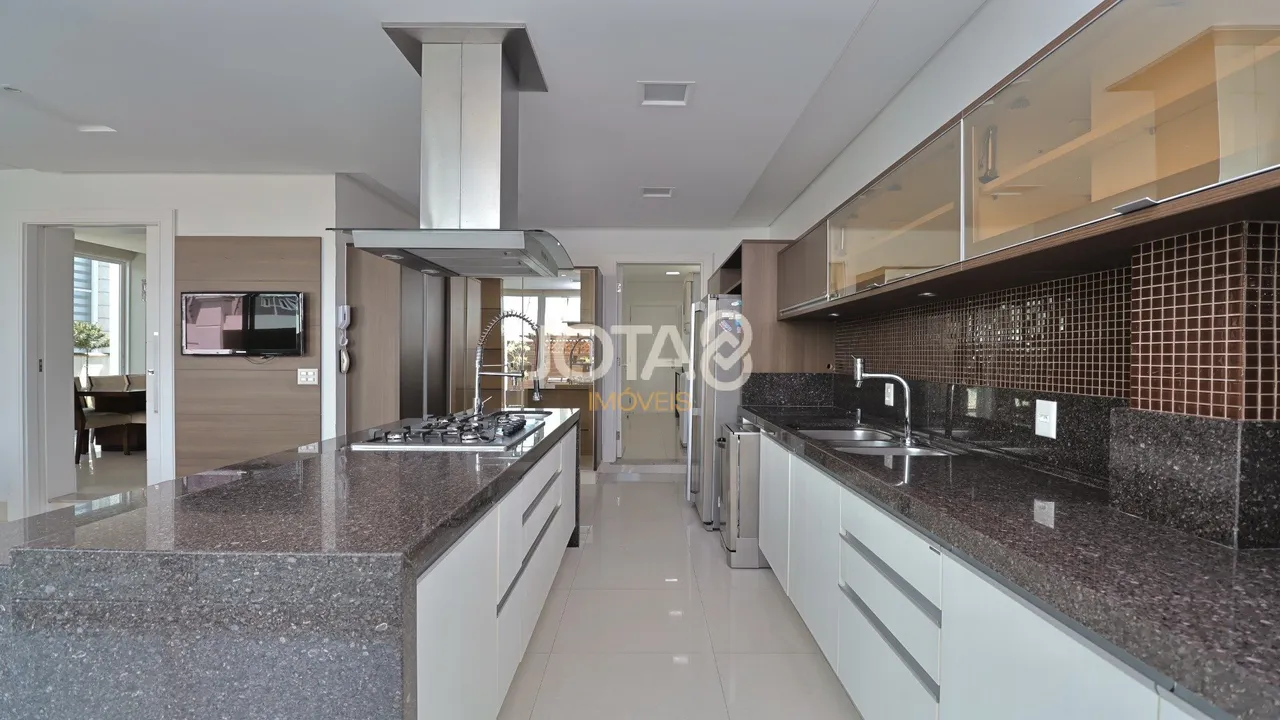 House of 310 m² with 3 en-suite bedrooms and private BBQ — photo 10