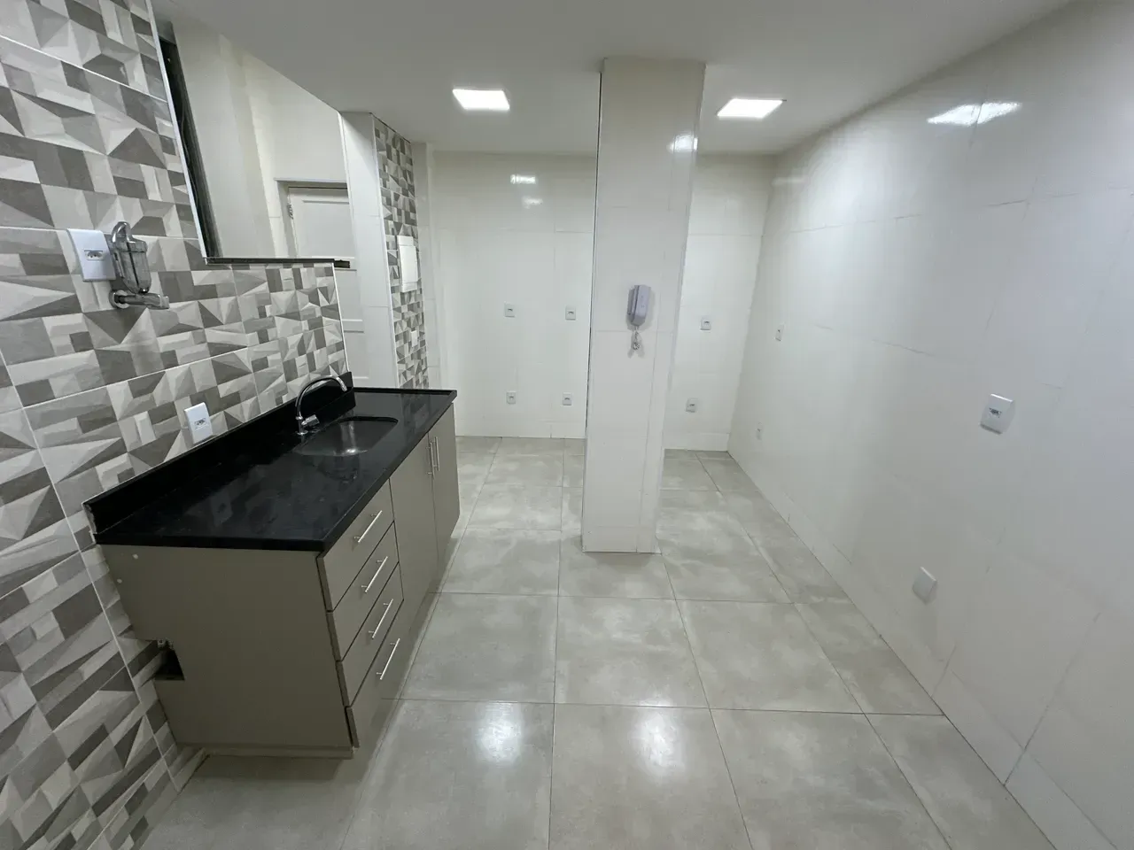Apartamento en alquiler con 3 dormitorios y 2 baños — photo 2