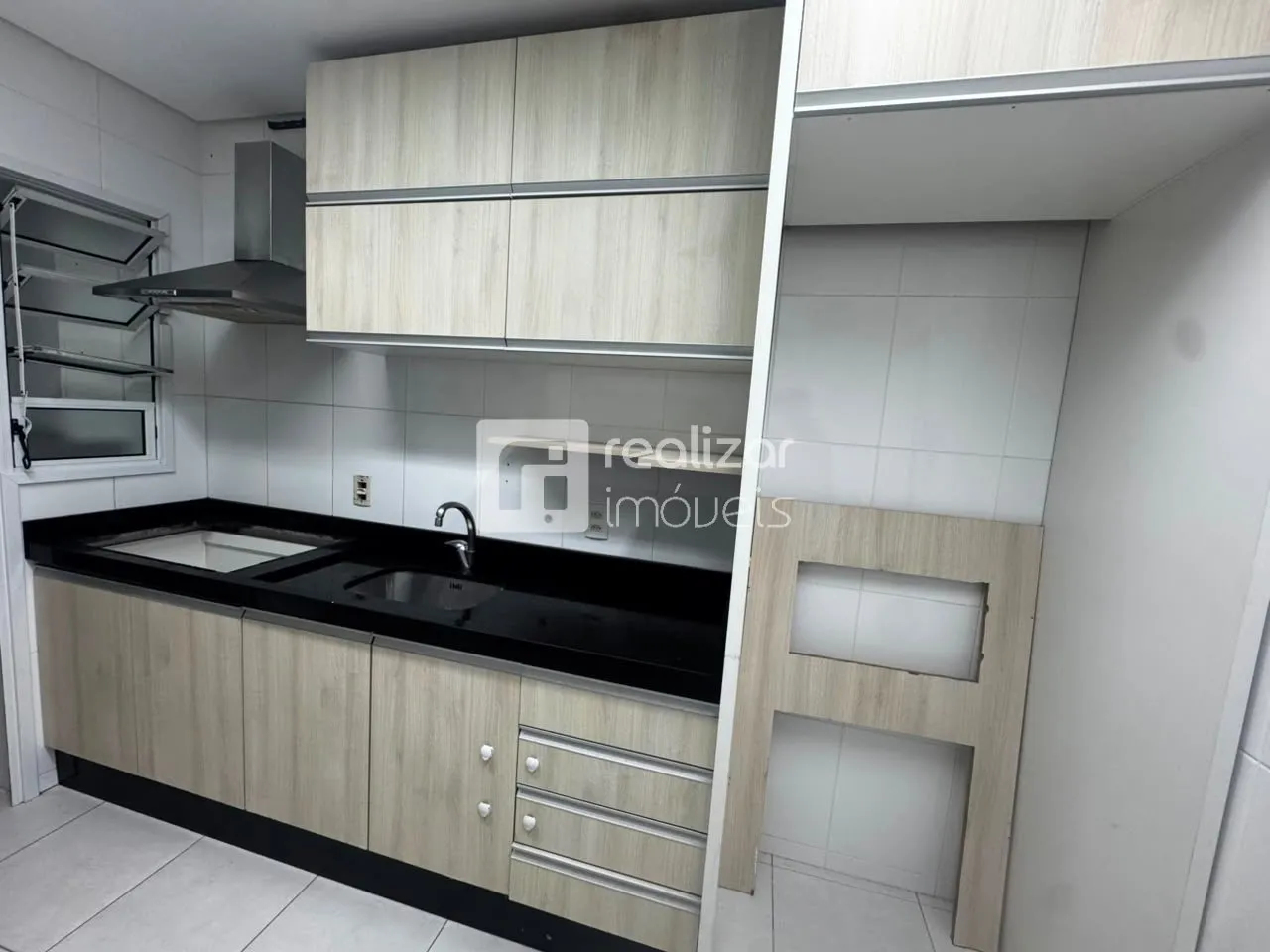 3-bedroom apartment with a built-in balcony grill — photo 6