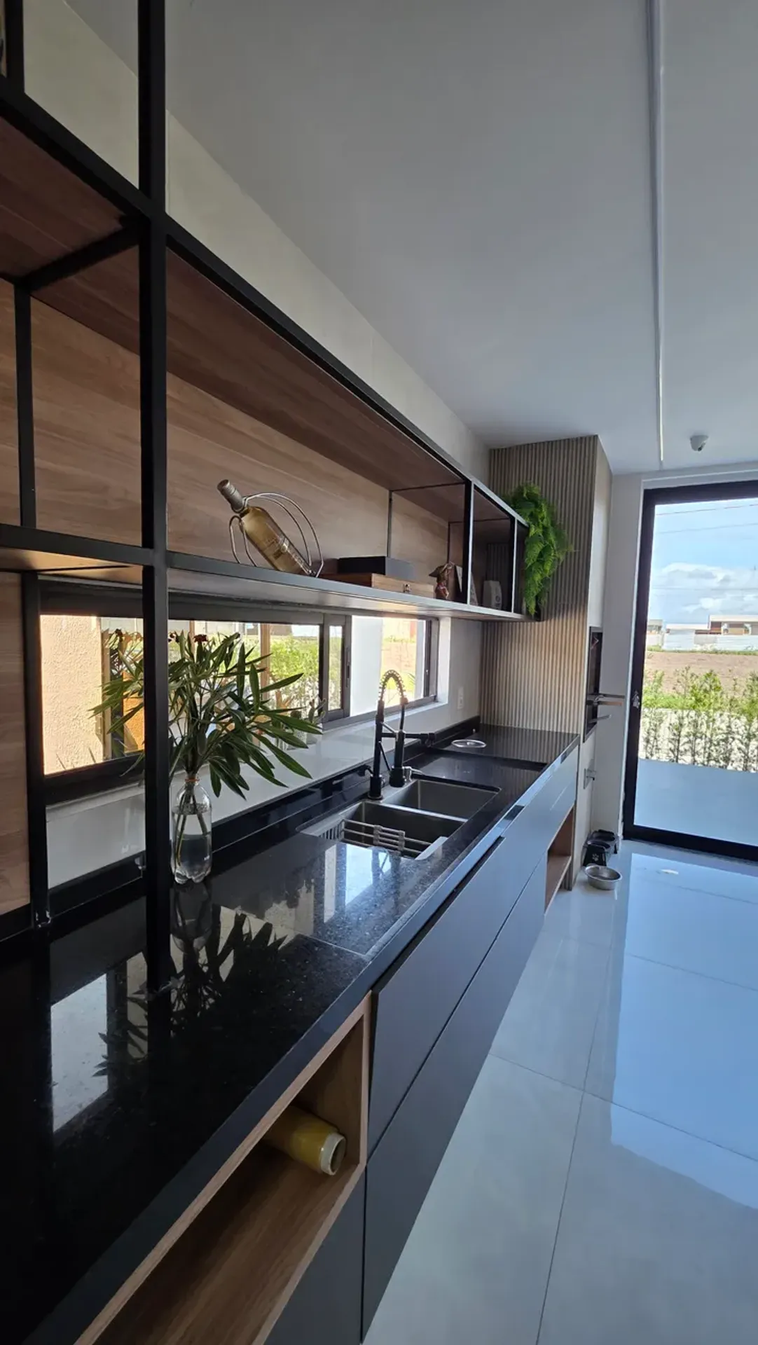 Furnished house with balcony and open-plan kitchen — photo 2