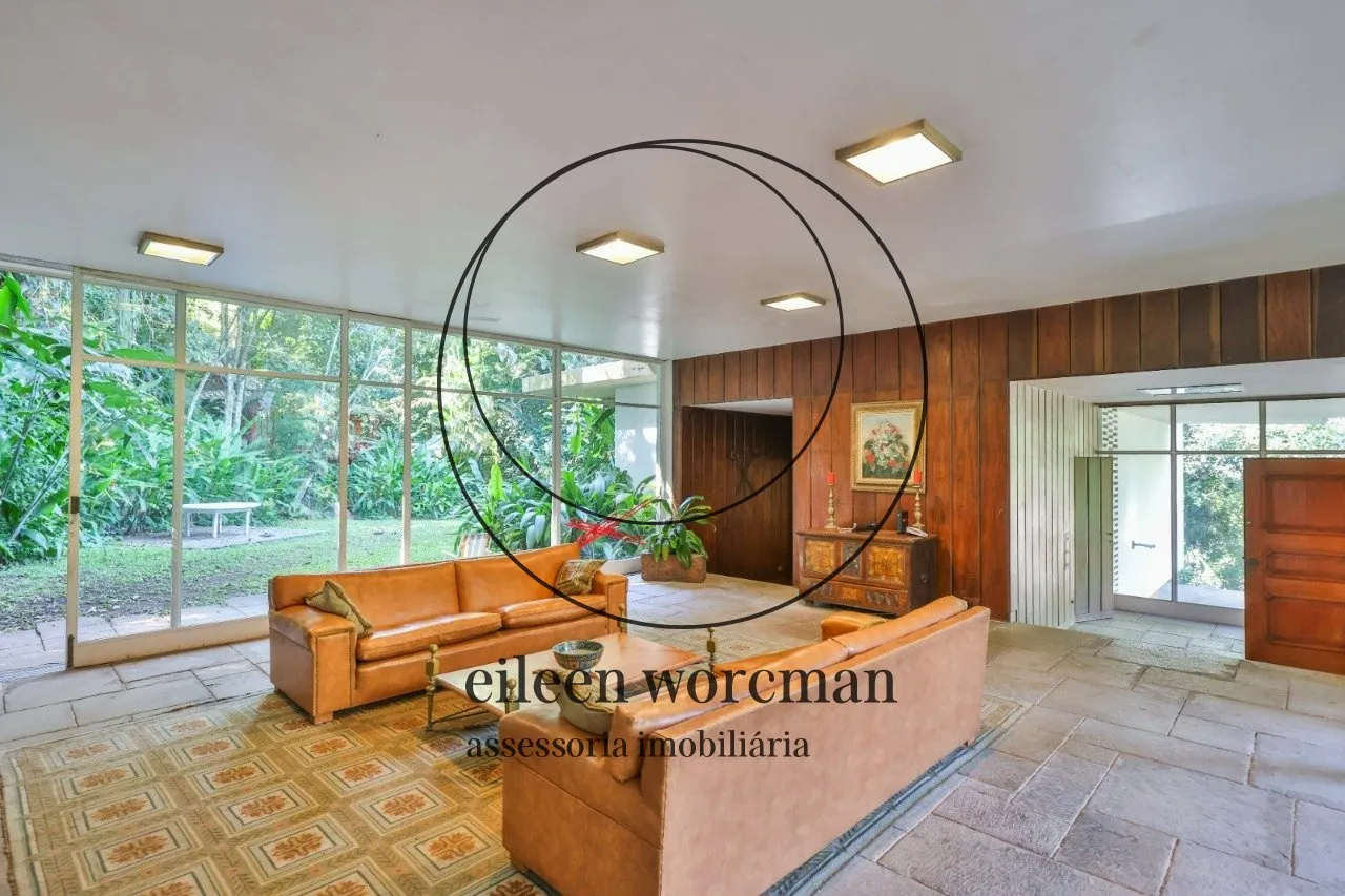 House with 5 bedrooms, 5 bathrooms and floor-to-ceiling windows — photo 2