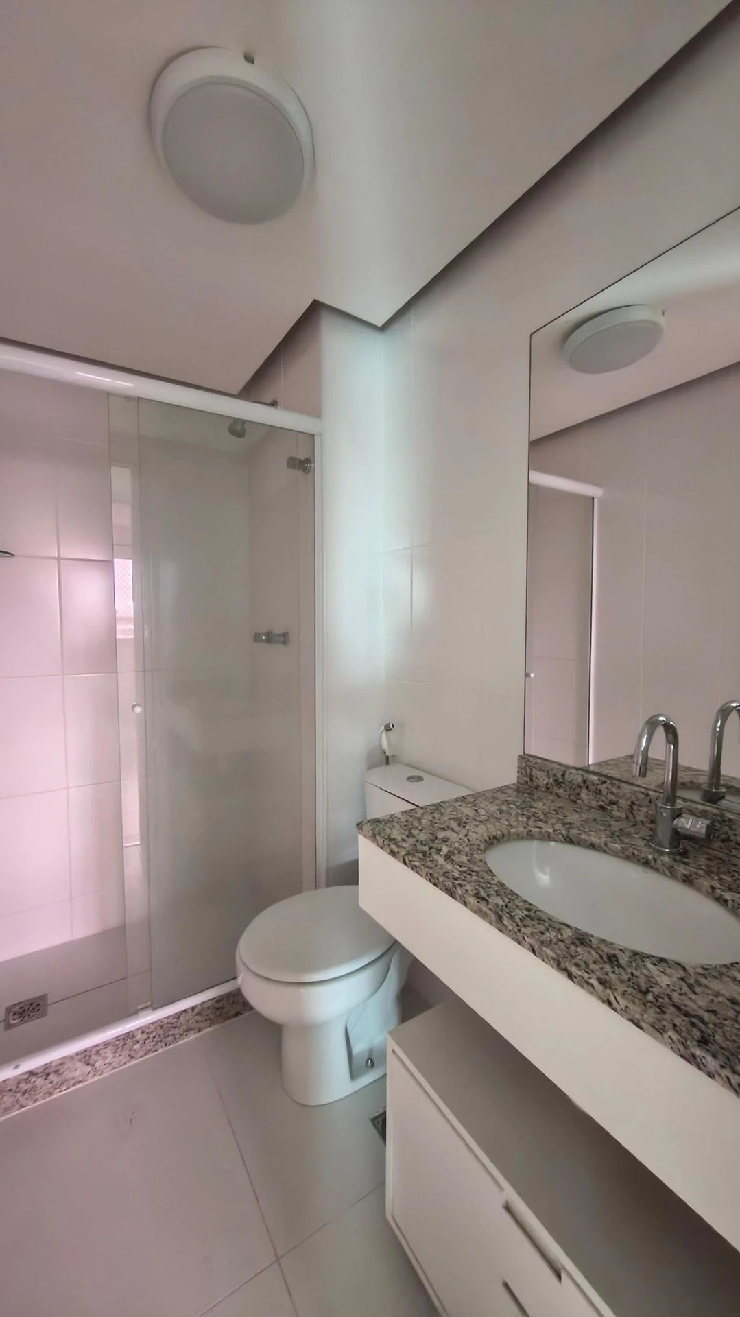 Glass-enclosed balcony in a 2-bedroom apartment, 70 m² — photo 23