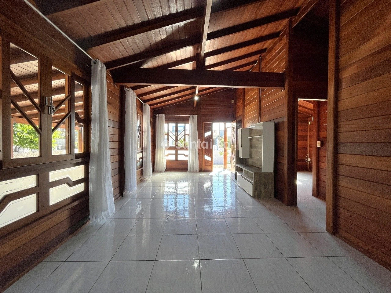 House with 3 bedrooms, 1 en-suite and private garden