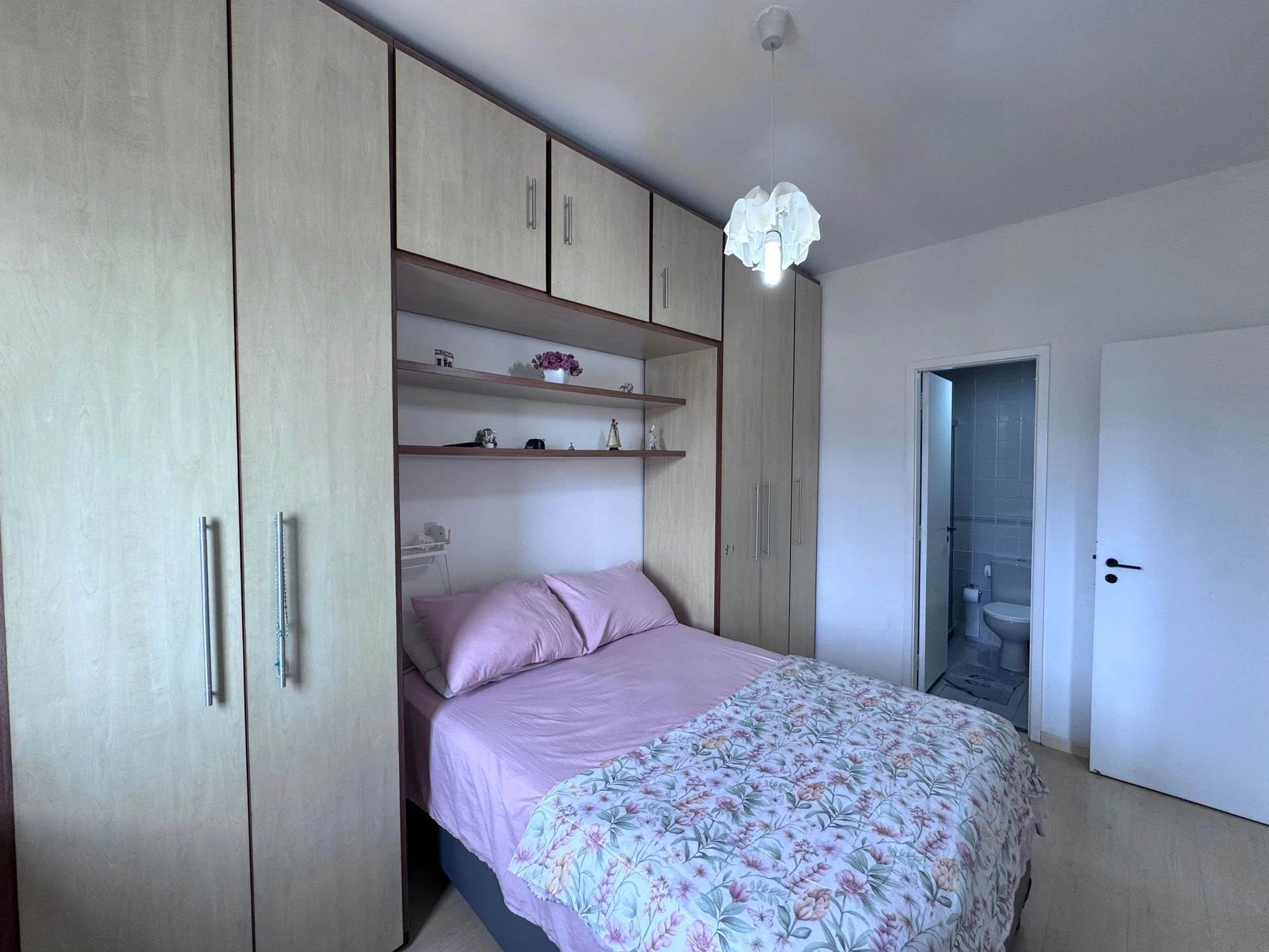 2-bedroom apartment with a mountain view in Rio de Janeiro — photo 25