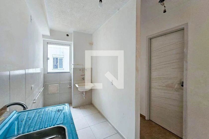 2-bedroom apartment in a building with a gym — photo 12