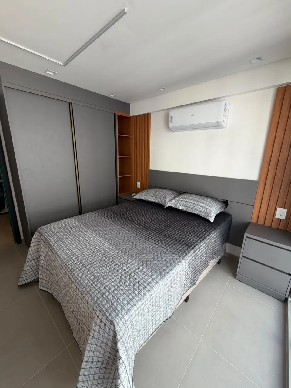 Furnished 2-bedroom apartment with open-plan kitchen — photo 3
