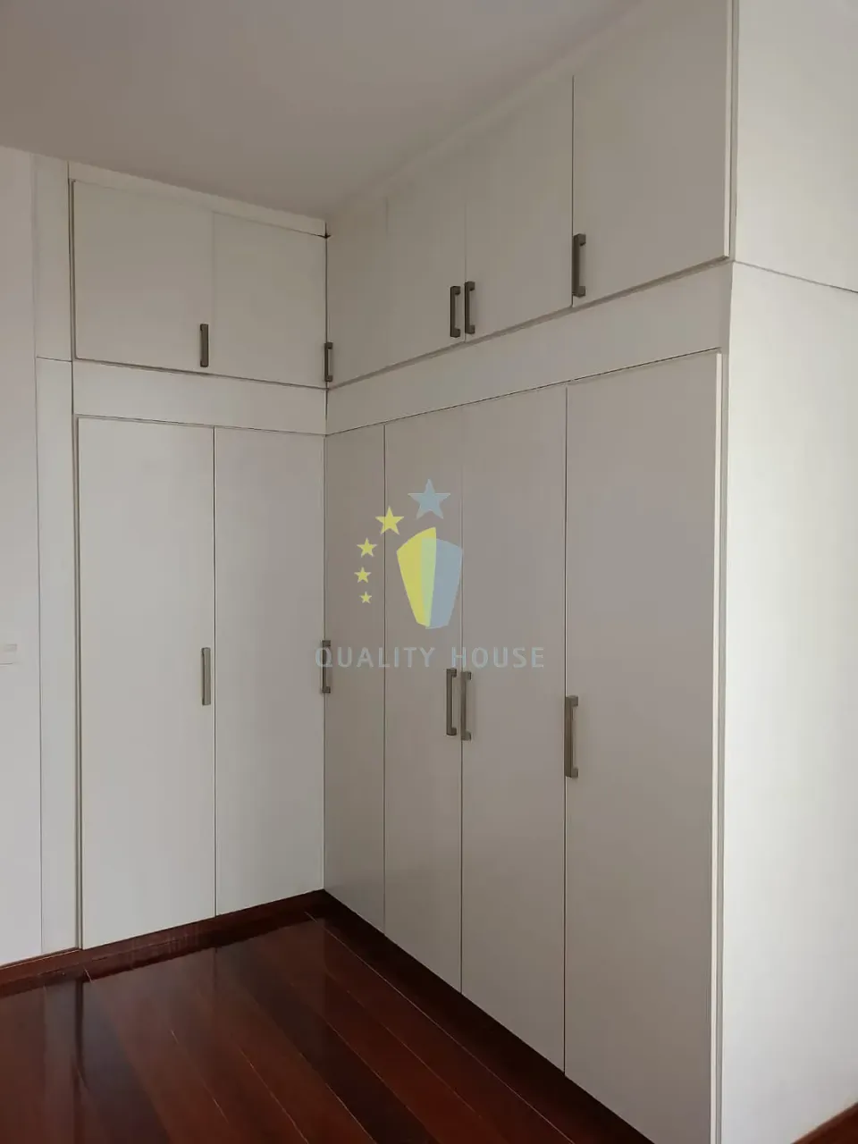 Unfurnished apartment with 3 bedrooms and 2 bathrooms — photo 13
