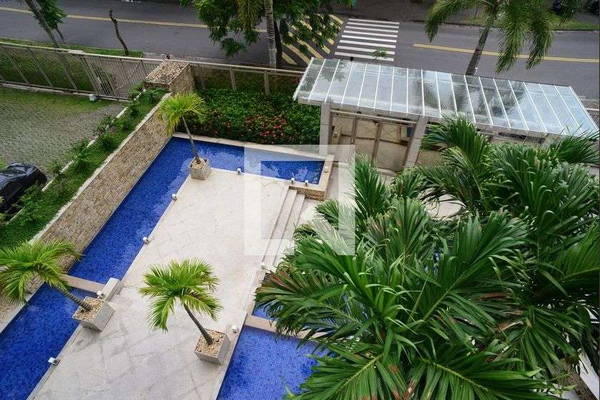 4-bedroom apartment with enclosed glass balcony — photo 25