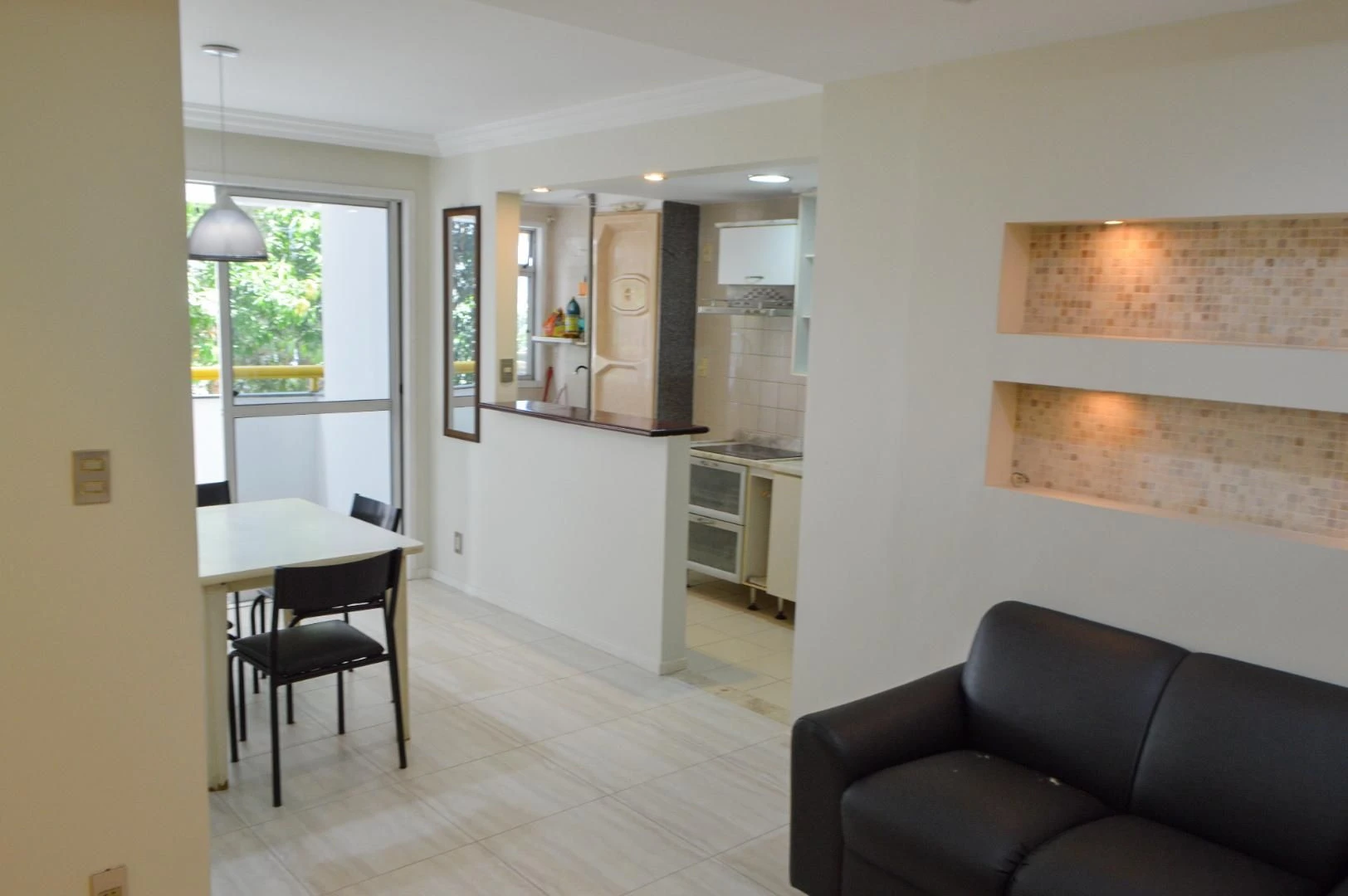 2-bedroom apartment with open-plan kitchen and balcony — photo 7