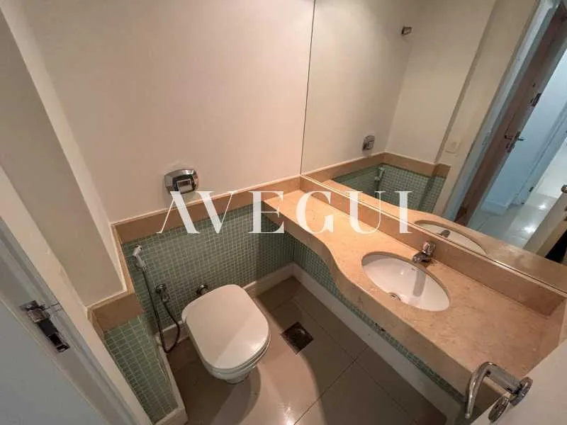 Apartamento com 4 quartos e varanda com box de vidro — photo 8