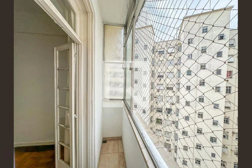 Apartamento de 3 quartos com piso de madeira ou laminado — photo 28