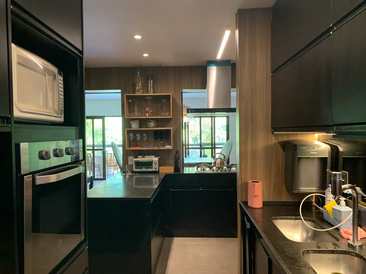 Furnished apartment with open-plan kitchen and 4 bedrooms — photo 14