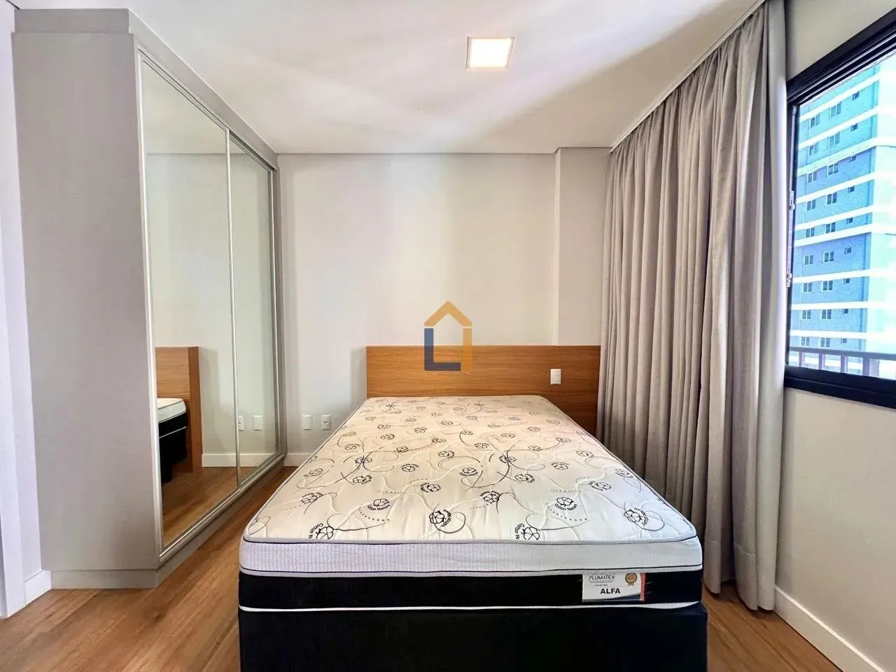 Furnished 26 m² apartment with a glass shower box — photo 17