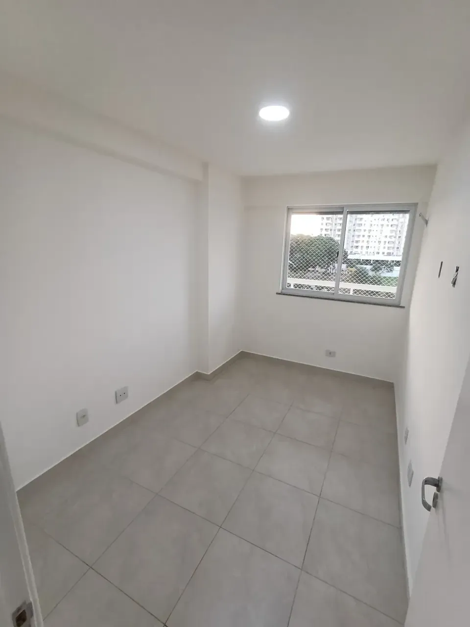 3-bedroom apartment with 3 bathrooms and 2 parking spots — photo 3