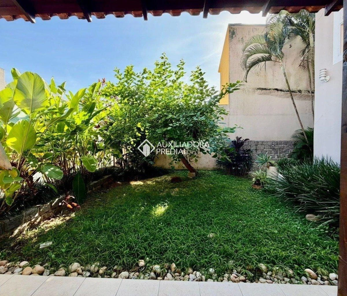Casa de 6 quartos com varanda gourmet, Agronômica — photo 31