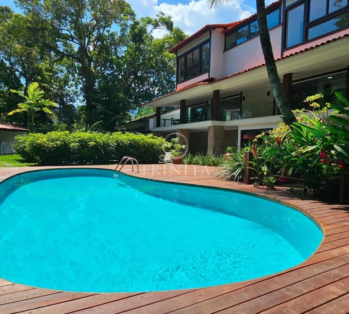5-bedroom house with a bathtub in Rio de Janeiro — photo 16