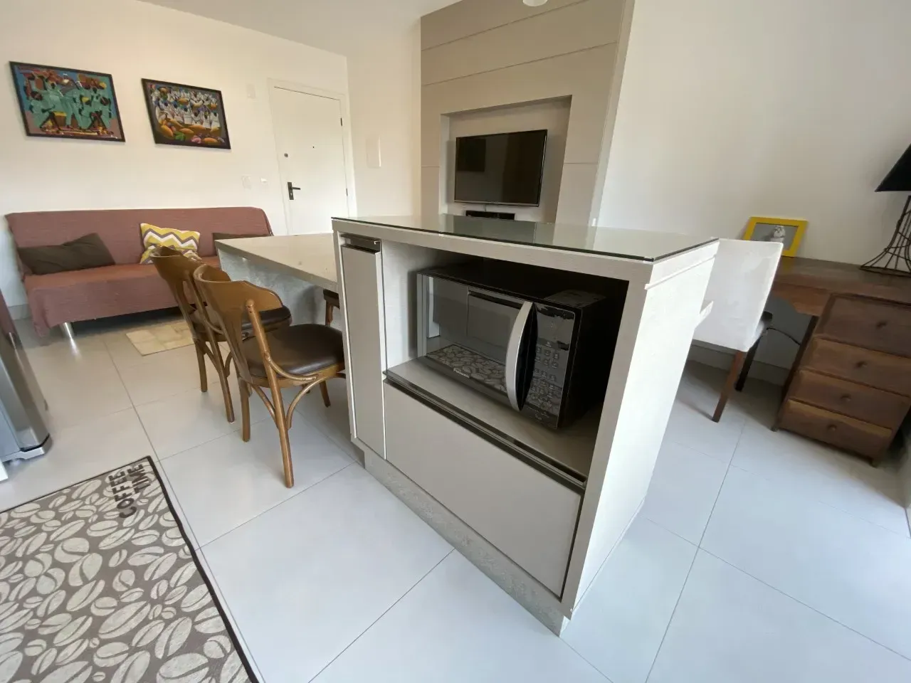 Мебльована квартира з 1 спальнею, балконом і кухнею-студією — photo 8