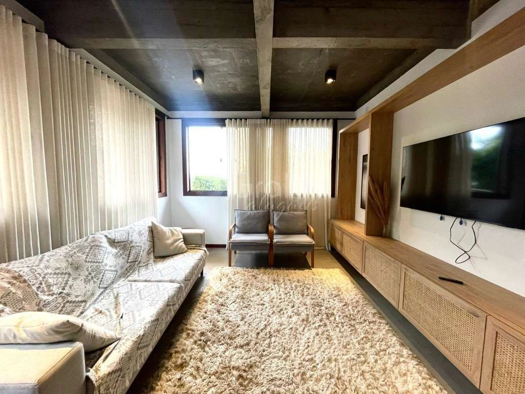 3-bedroom house with an open-plan kitchen — photo 4