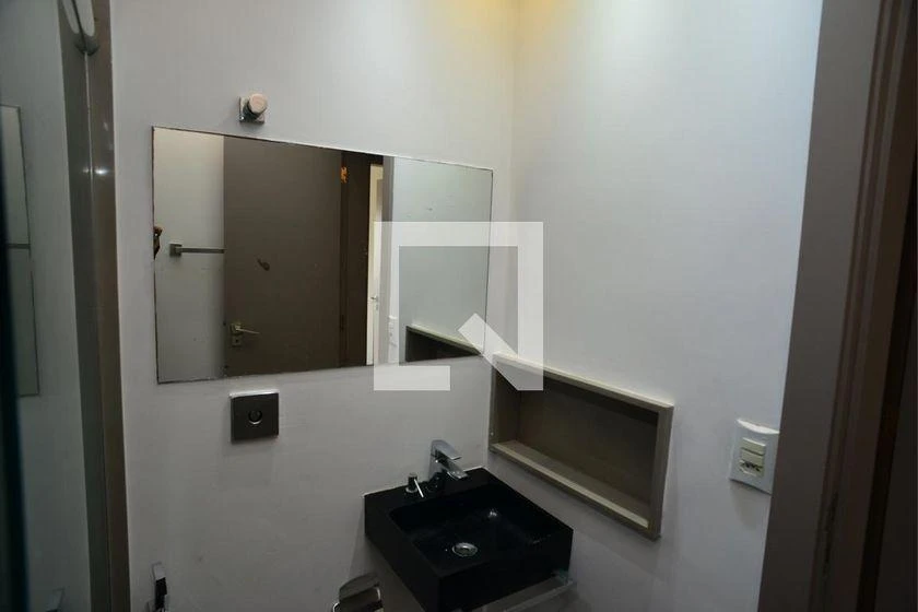 3-bedroom apartment with a walk-in closet — photo 45