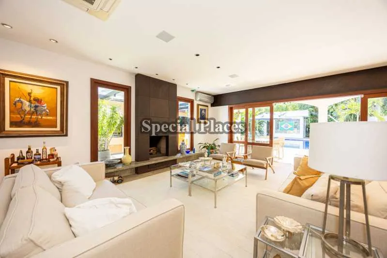 Furnished house with 6 bedrooms and 550 m²