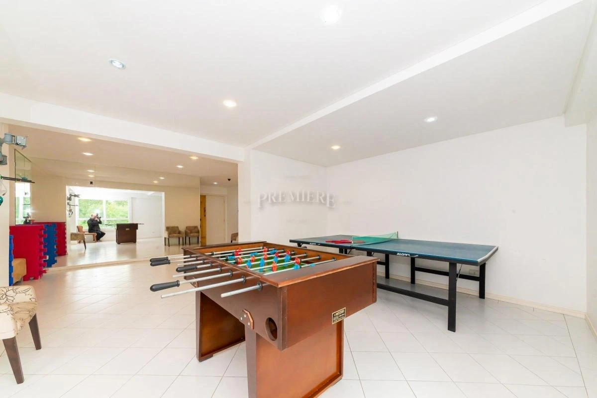 Apartment with 4 bedrooms and 5 baths, with a balcony — photo 41