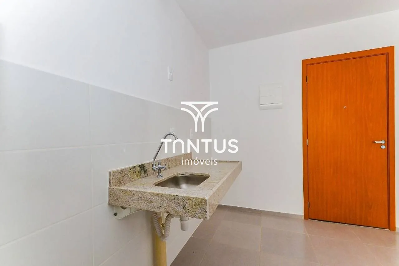 2-bedroom apartment in a building with a coworking space — photo 4