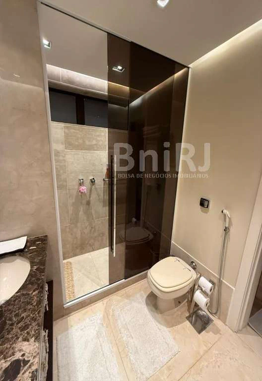 Квартира 779 м² без меблів із 4 спальнями-сюїтами — photo 25